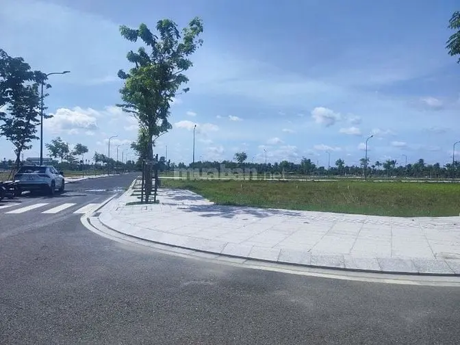 Nền Đất Agora City 108M2 Sổ Riêng Ngay Trung Tâm Hành Chính Thủ Thừa