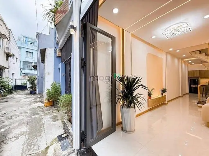 Siêu Phẩm 3 Tầng Lầu- Chỉ 5 Tỷ 460 Ngay Trung Tâm - Nguyễn Thái Sơn -