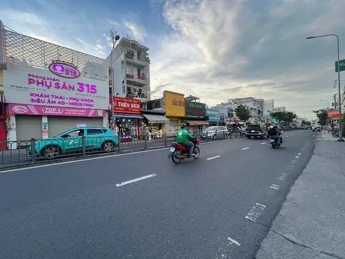 ⭐️Cần Bán Nhà Dt:8X34M Mặt Tiền Kinh Doanh Sầm Uất Nguyễn Oanh, P6.