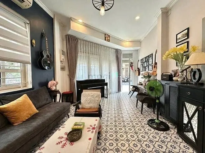 Bán Nhà Góc 2 Mặt Tiền Kinh Doanh Đường Hoa Lan, Phường 2 , Phú Nhuận