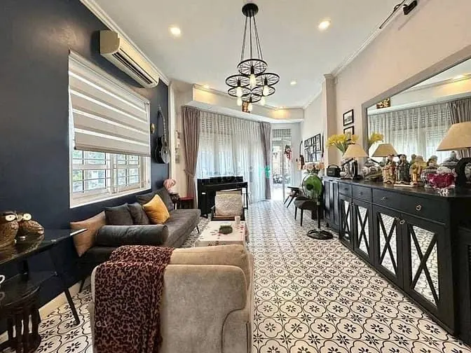 Bán Nhà Góc 2 Mặt Tiền Kinh Doanh Đường Hoa Lan, Phường 2 , Phú Nhuận