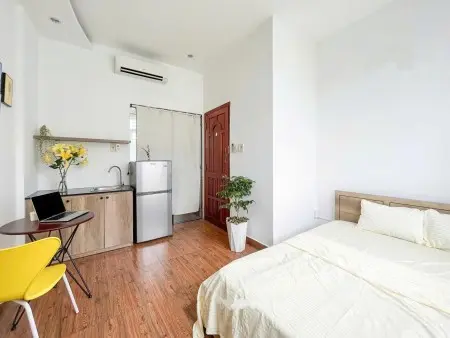 Chi Thuê Phòng Trọ Giá Rẻ Gần Toà Nhà Etown Sân Bay Tân Sơn Nhất - Studio Cửa Sổ Lớn Full Nội Thất