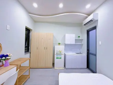 Cho Thuê Phòng Trọ Giá Rẻ Có Thang Máy Ngay Cmt8 Q10 - Gần Vòng Xoay Dân Chủ