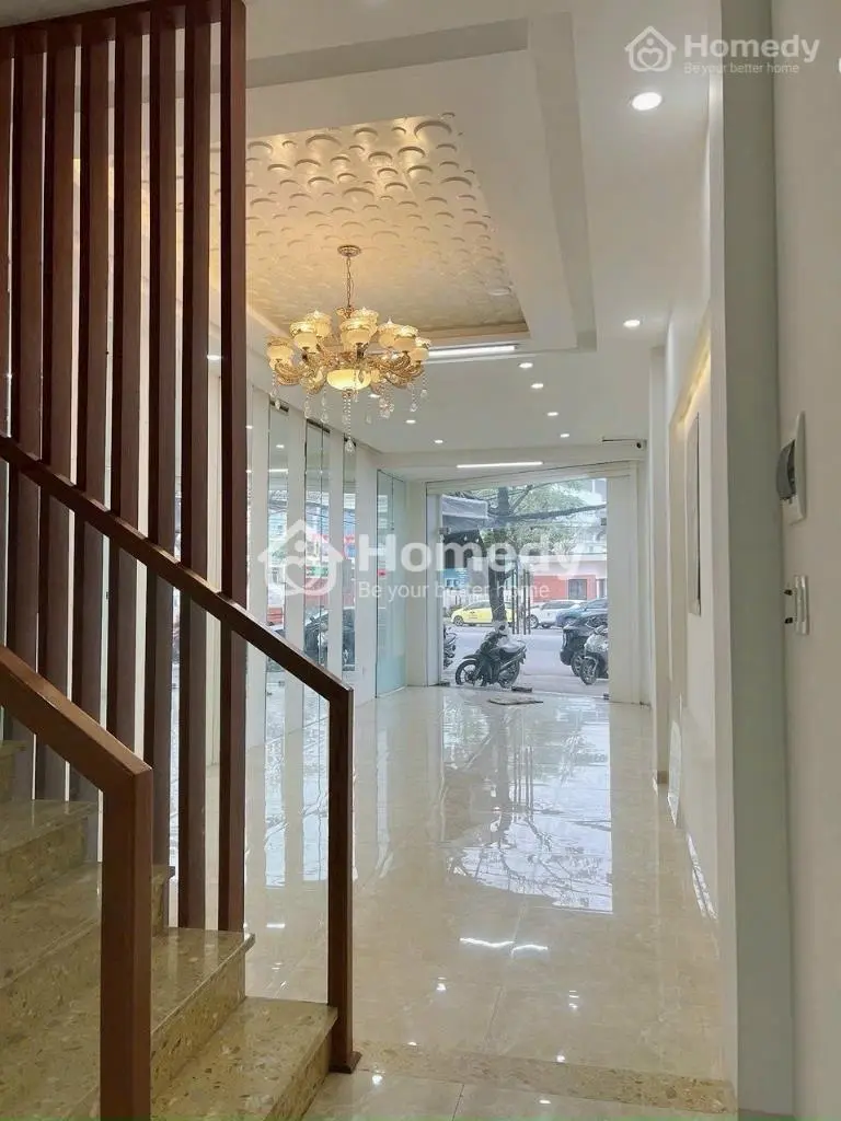 Nhà Kiên Cố - Nằm Ở Vị Trí Kinh Doanh Sầm Uất - Mua Ở Hoặc Cho Thuê Đầu Tư Lâu Dài
