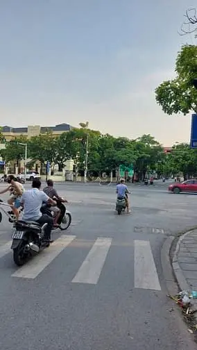 Bán Nhà Phố Thanh Am, 30M2- 5 Tầng- 5.7 Tỷ, Ô Tô Đỗ Cổng, Nhà Mới Tinh