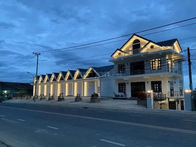 Cho Thuê Villa Mt Mai Anh Đào, P.8, Đà Lạt. Dt 10X8M Hầm 3L. Giá 45Tr