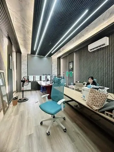 Mặt Phố Nguyễn Văn Linh, 50M2- 4T, Đoạn Trung Tâm Phố, Sổ Vuông Đẹp