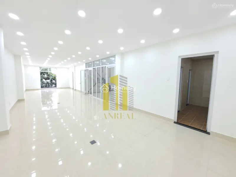 Cho Thuê Nhà Sàn Văn Phòng Trống Suốt 600M2 Hầm 3 Lầu Giá 75 Triệu