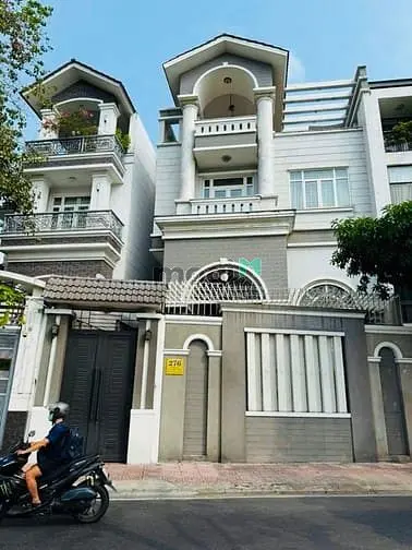 Bán Nhà Biệt Thự Mặt Tiền 102 (10X17) 102 Miếu Nổi P2 Bình Thạnh Quận1