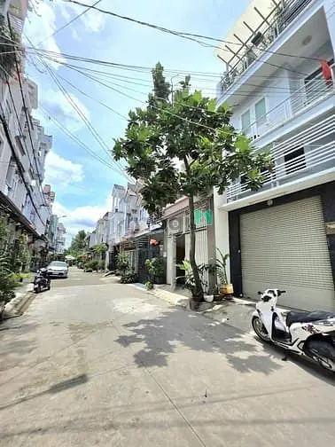 Bán Nhà Xe Hơi Vào Tận Nơi – Đường Trước Nhà 8M – Huỳnh Tấn Phát Nhà