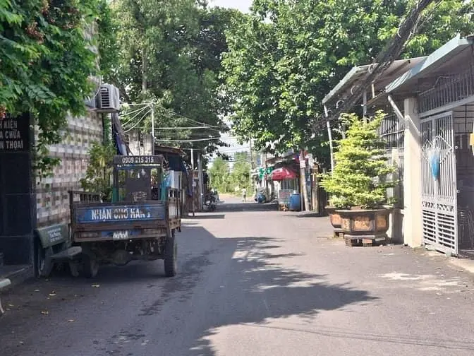 Bán Nhà 320M2 Góc 2 Mặt Tiền Đường 11 Phường Long Thạnh Mỹ