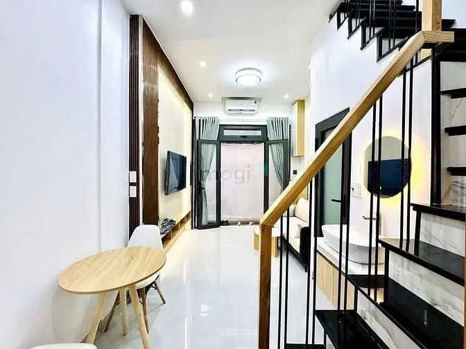 2 Tỷ 335 Nhà Đẹp & Mới Trần Hưng Đạo Q1 Đẹp Full Nt - Sd ~40M2. 2Pn