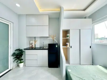 Cho Thuê Phòng Trọ Cửa Sổ Ban Công Cực Thoáng Cách Cầu Nguyễn Văn Cừ 200M Quận 1 Có Thể Ở Luôn