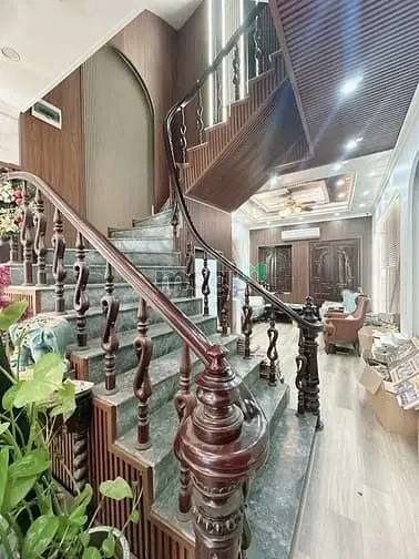 Mặt Phố Nguyễn Văn Linh, 50M2- 4T, Đoạn Trung Tâm Phố, Sổ Vuông Đẹp