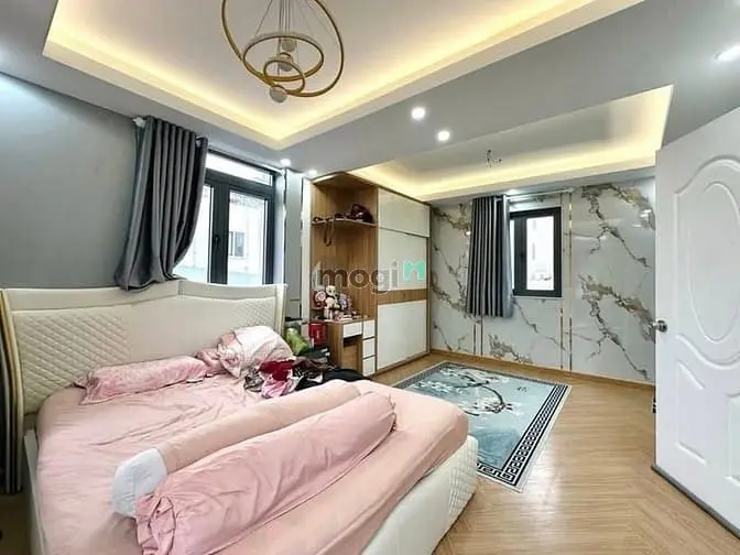 Gần Mặt Tiền Khu Phan Xích Long - Hẻm 3M - 5 Tầng Btct Nở Hậu - Mới Đẹ