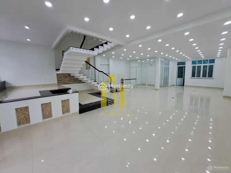 Cho Thuê Nhà Sàn Văn Phòng Trống Suốt 600M2 Hầm 3 Lầu Giá 75 Triệu
