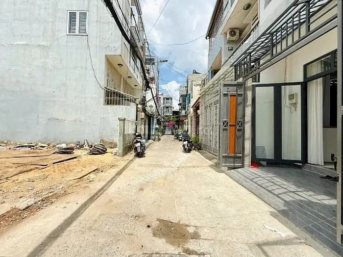 Nhà 4X15 Xe Hơi Đậu Cửa 5 Phòng Ngủ Full Nội Thất