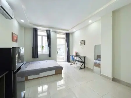 Phòng Ban Công Riêng - Sẵn Nội Thất 26M2