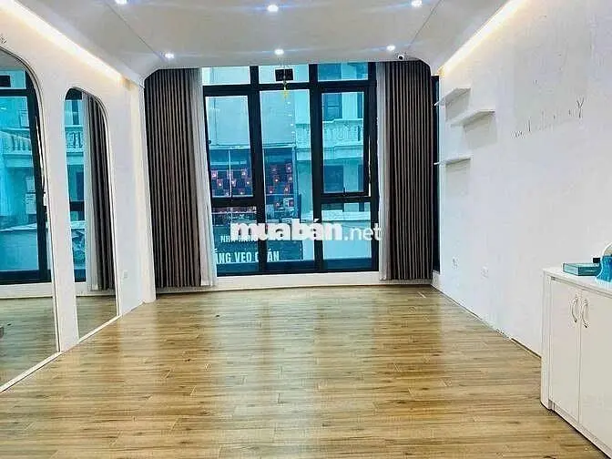 Cho Thuê Nhà Dtsd 432M2 -4 Lầu-Giá 32 Triệu Làng Hoa Phú Nhuận