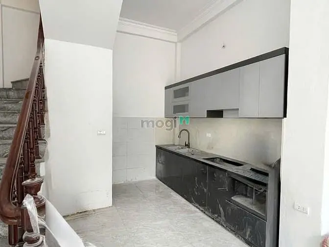 Nhà Phố Nguyễn Văn Linh, 33M2- 4T- Mt4M- Hơn 6 T.ỷ, Lô Góc, Dân Xây