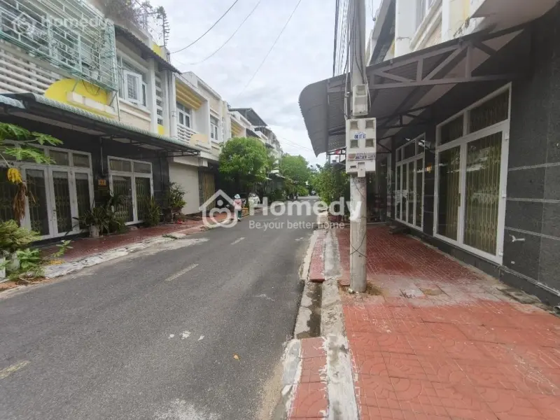 Bán Nhà Chính Chủ, 2 Tầng 1 Tum , Diện Tích 70M2 Sổ Đỏ Hoàn Công . Nhà Mặt Tiền. Mát Mẽ Yên Tĩnh