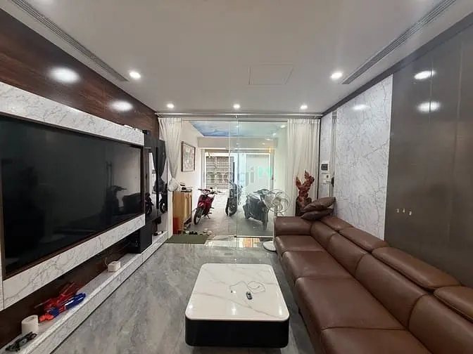 Nhà Đẹp P. Nguyễn Văn Linh, 65M2- 6T, Gara Ô Tô, Thang Máy, Ngõ Rộng