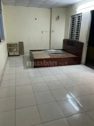 Cho Nữ Thuê Phòng Lầu 2: Rộng 30 M2, Hẻm 270 Nguyễn Trọng Tuyển, P8