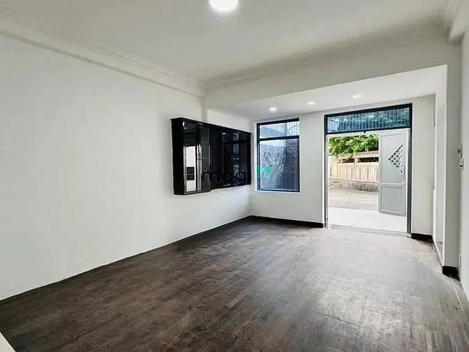 [Q.3] Bán Nhà Gần Ngã 7 Lý Thái Tổ, 3 Tầng 63M2, Hxh Xe Tải, Chỉ 13 Tỷ