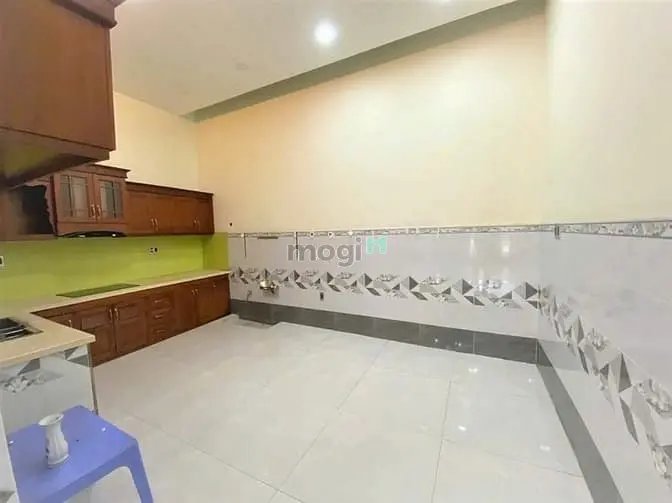 Cho Thuê Nhà 3 Lầu Mặt Tiền Kinh Doanh Sầm Uất Nguyễn Thị Thập, Quận 7