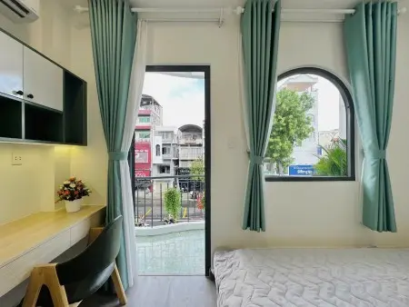 Cho Thuê Căn Hộ 2 Phòng Ngủ Full Nội Thất Ban Công Mặt Tiền Siêu Thoáng, Hầm Xe, Thang Máy