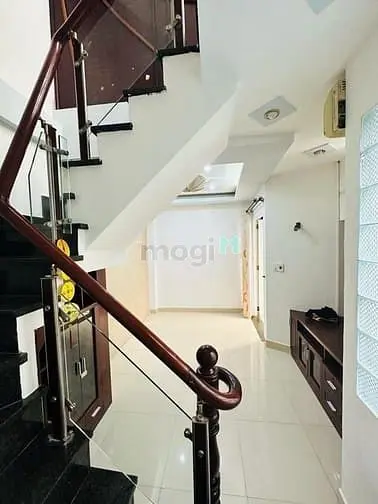 📍 ( Quận 1 ) - 4 Tỷ 575 📍Nhà Nguyễn Thị Minh Khai Q1 Sát Hẻm Xe Hơi