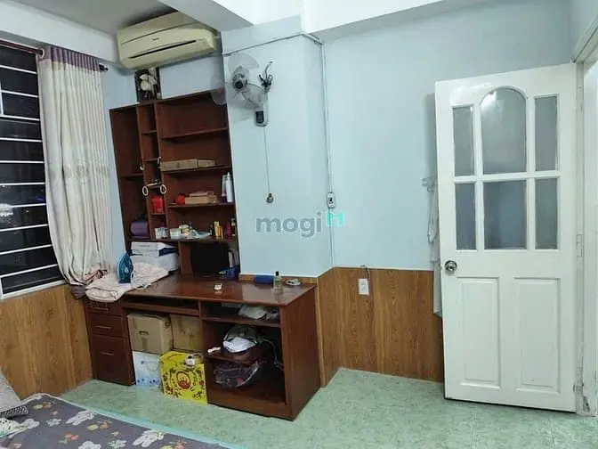 Bán Chung Cư 𝐇𝟏 198 Hoàng Diệu, P9, Quận 4 70M2 2Pn 2Wc. Có Nội Thấ