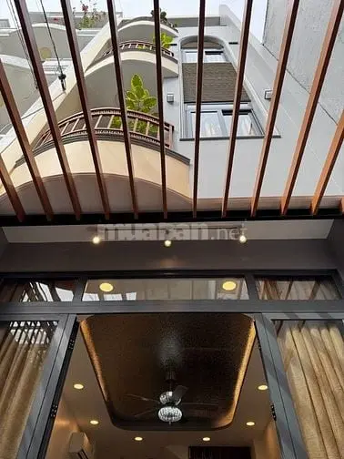 3Lầu+S.thượng (3,5Mx18M=63M2)+Thang Máy,5 Phòng Ngủ, Hẻm 6M Lê Văn Sỹ