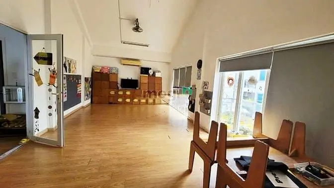 Cho Thuê Nhà Ngang 20M Dài 20M
