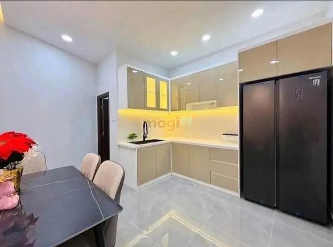 Nhà Nguyễn Tri Phương Q10 - Giá 4Ty030,75M²,1T2L,4Pn-5Wc