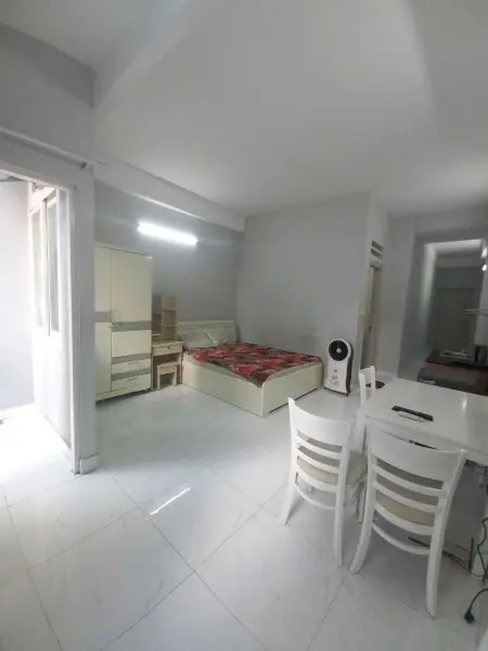 Hình Thật Giá Thật Cho Thuê Căn Hộ Studio Rộng 40M2 Bancol Cửa Sổ Trời Cực Thoáng-Hầm Xe-Thang Máy