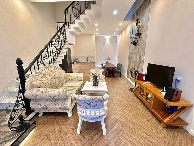 Bán Gấp Nhà 4Pn Trần Bình Trọng Q5, Giá 3,15, (60,7M2), Hẻm Oto 5M.