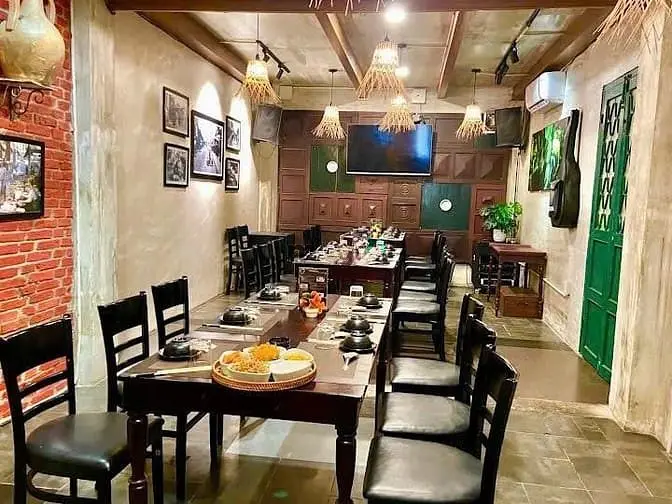 Hot - Biệt Thự Hoàng Văn Thụ - 11M X 18M - 2 Tầng, Sân Vườn- Phú Nhuận