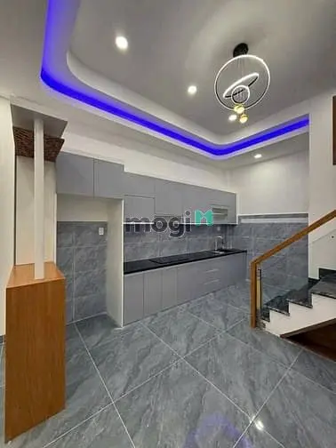 Bán Nhà 3 Tầng📍Vị Trí 1 Sẹc Đường Lã Xuân Oai, Q9,Nhà 3 Pn, 4Wc, Sân