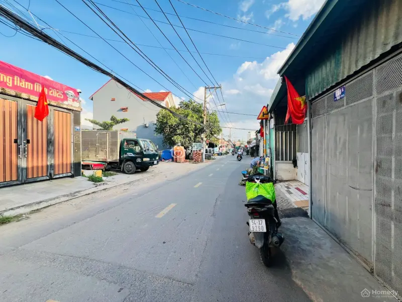 Bán Gấp Nhà 1 Trệt 3 Lầu Mặt Tiền Đường 11, Trường Thọ-Ngay Vành Đai 2- Bus Điện Metro Trước Nhà!!
