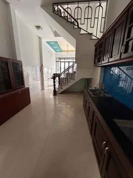 Cho Thuê Văn Phòng Tầng Trệt Giá 4.5 -5Tr