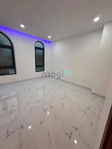 Bán Nhà 3 Tầng📍Vị Trí 1 Sẹc Đường Lã Xuân Oai, Q9,Nhà 3 Pn, 4Wc, Sân