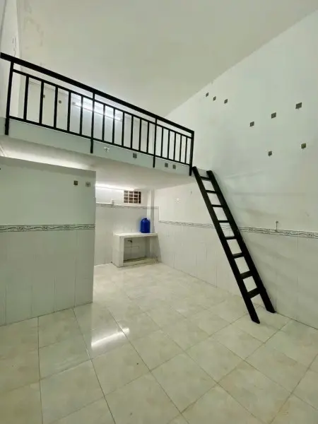 Phòng Có Gác - Gần Trục Chính Phạm Văn Đồng - Giờ Giấc Tự Do
