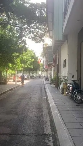 Bán Nhà 4 Tầng Phố Yên Hoa. Lô Góc Ngõ Thông Ra Hồ Tây.