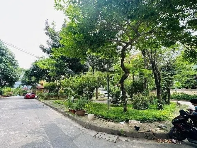 Chính Chủ Nhờ Bán Biệt Thự Yên Hoà- Kđt Yên Hoà – Lão Thành Cách Mạng
