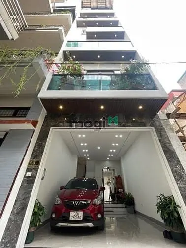 Nhà Long Lanh Phố Nguyễn Văn Cừ, 35M2- 7T- Hơn 13 Tỷ, Thang Máy, Ô Tô