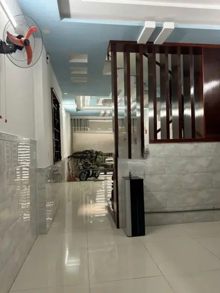 Nhà Nguyên Căn - Hiệp Bình Phước - 4Pn - 4Wc. 1 Trệt - 2 Lầu - 16Tr/Tháng