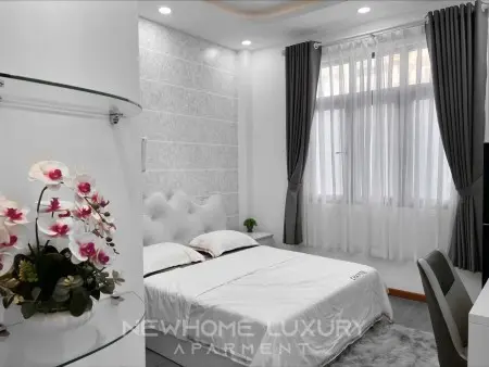 Căn Hộ Cao Cấp Tone Màu Trắng Đen Sang Trọng Ngay Trung Tâm Phú Nhuận–Gần Đường Nguyễn Văn Trỗi