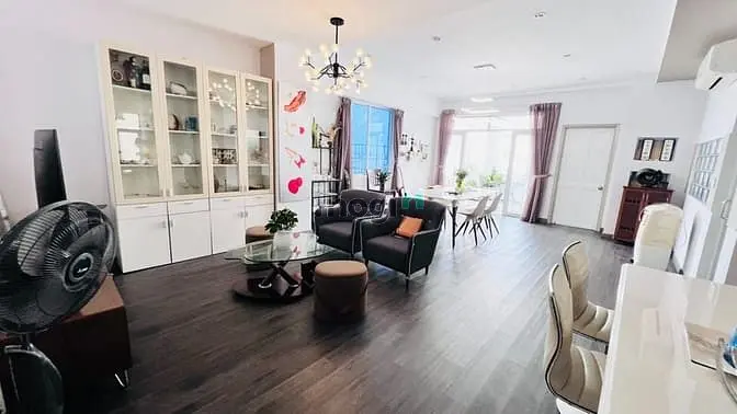 Bán Căn Hộ Penhouse Phú Mỹ Thuận 187M2, Nội Thất Hiện Đại, View Sông
