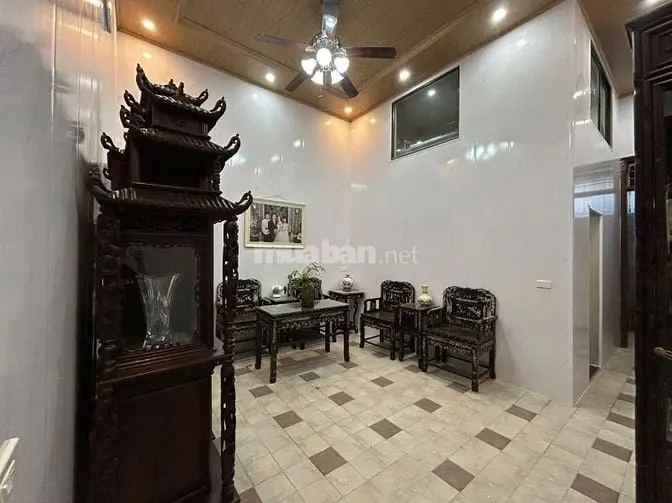 Chính Chủ Bán Nhà Mặt Đường, Nhiều Tiện Ích Xã Hội, Tiềm Năng Tăng Giá